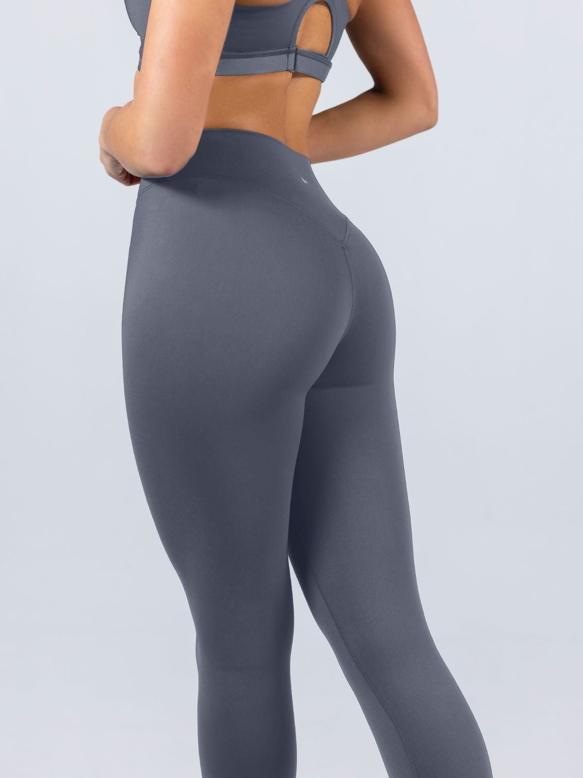 CloudNine™ No Front Seam Legging - Steady Grey